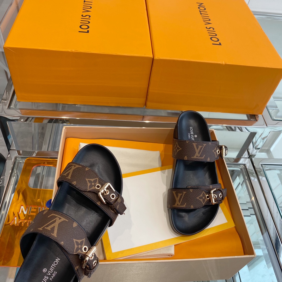1V Slippers 2021101901