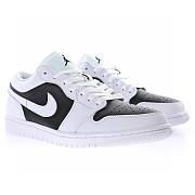 Jordan 1 Low Panda DC0774-100 - 3