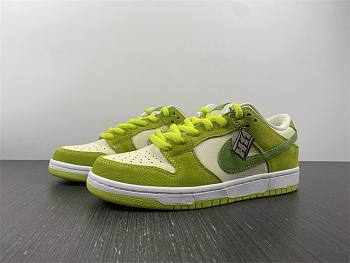 Nike SB Dunk Low Green Apple  DM0807-300