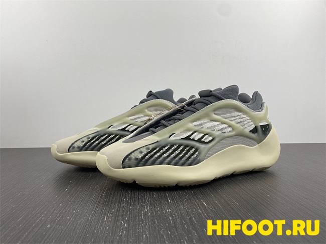 Yeezy 700 v3 Fade Salt ID1674 - 1