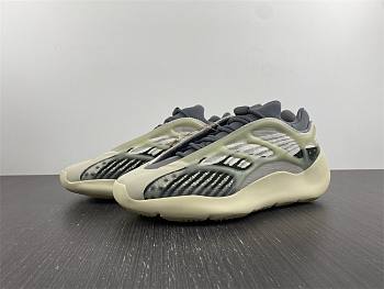 Yeezy 700 v3 Fade Salt ID1674