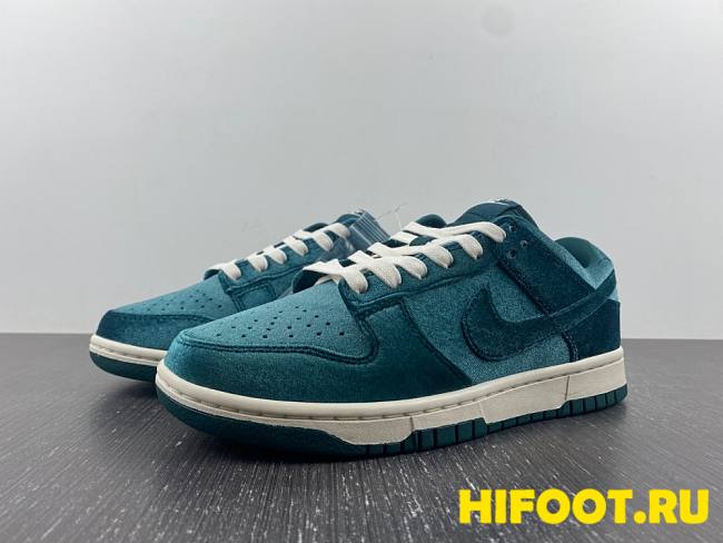 Nike Dunk Low Green Velvet DZ5224-300 - 1