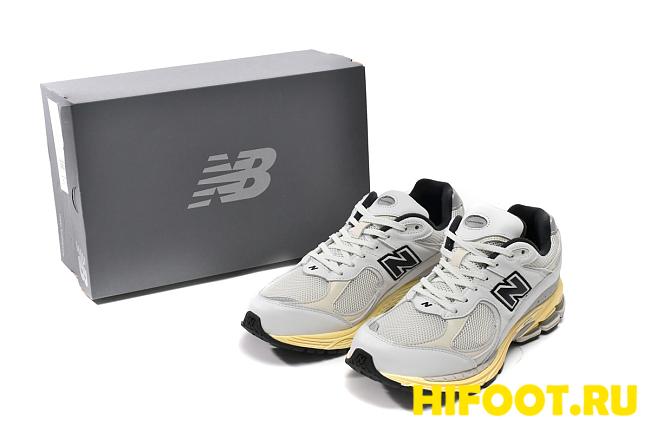 New Balance thisisneverthat x 2002R White ML2002RT - 1