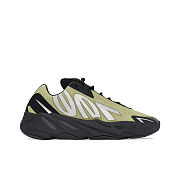 Yeezy Boost 700 MNVN Resin GW9525 - 4