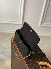 1V Wallet on Chain Ivy M82210 23.5x12.0x4.3CM - 5