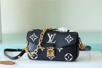 1V Pochette Metis East West 2023070103