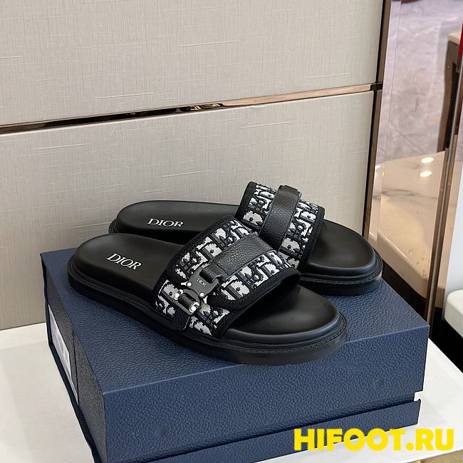 Dior slide 2023082406 - 1