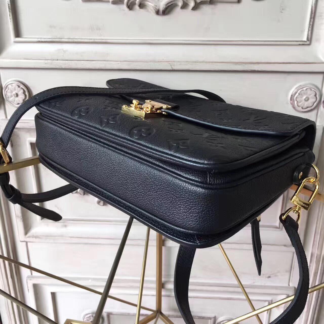 LV POCHETTE METIS BAG black 25x19x7cm