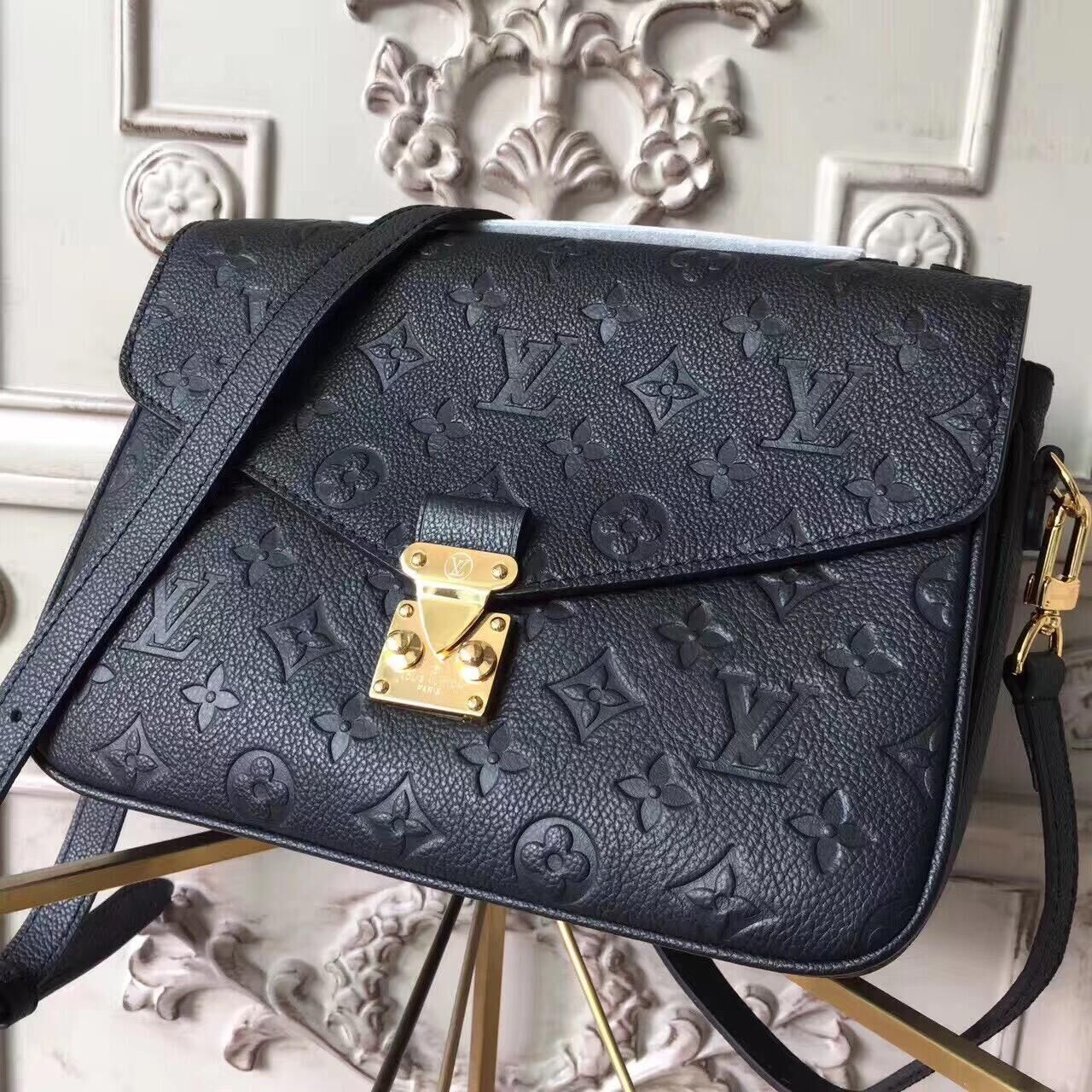 LV POCHETTE METIS BAG black 25x19x7cm