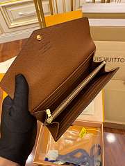 LV wallet 19CM 2023100502 - 2