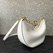 Valentino vlogo moon bag 29*23*11CM white 2023111705 - 6