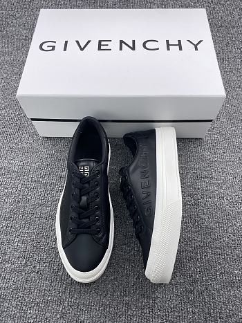 Givenchy sneaker 2023112101