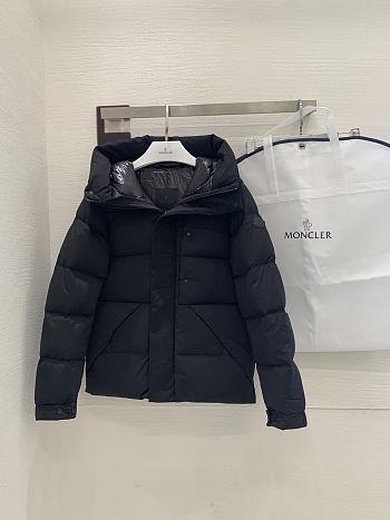 Moncler 2023112408