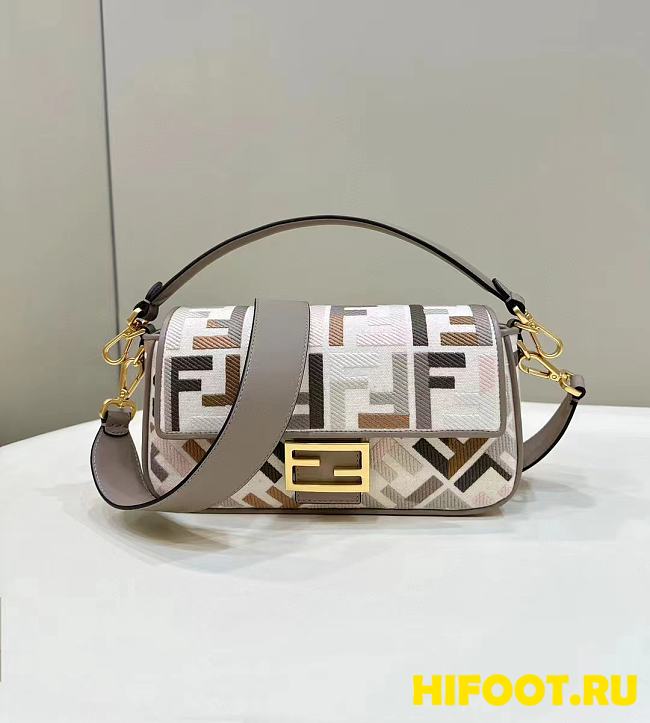 FENDI Baguette Bag 26×6×14CM  - 1