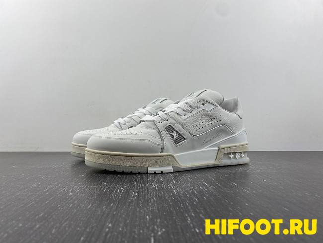 LV sneaker 2023120204 - 1