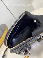 LV Nicolas Ghesquière bag 23.5*17.5*13.5cm 202410906 - 2