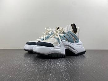 LV sneaker 2023030802