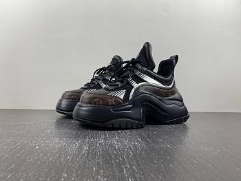 LV sneaker 2024030803