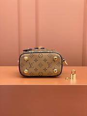 LV Crossbody bag 19*13*11CM - 6