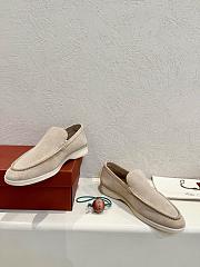 Loro Piana Summer walks 2024041501 - 5