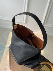 LV Low Key Hobo MM M24856 31x35x18CM - 4