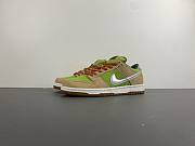 Nike SB Dunk Low Escargot  FQ7585-200 - 1