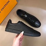 LV sneaker 2024090301 - 2