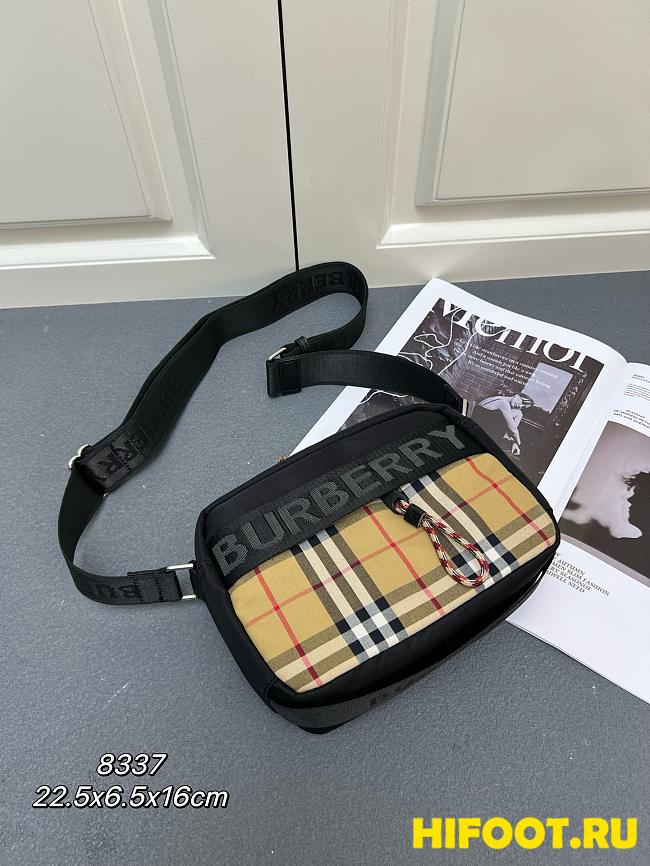 Burberry Nylon crossbody bag  22.5*6.5*16CM  - 1