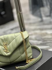 YSL LOULOU PUFFER 23CM 2024101402 - 4