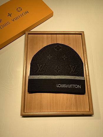 LV hat 20241029001