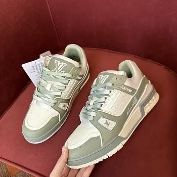 LV sneaker 2024103101