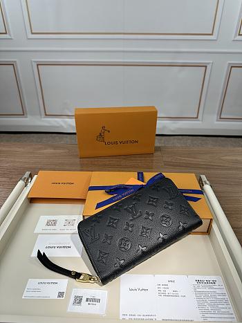 LV wallet black 19CM 2024120301