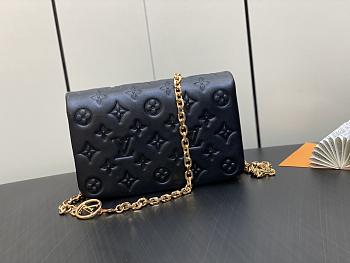 LV Louis Vuitton Pochette Coussin Black M80742 20 x 14 x 8 cm