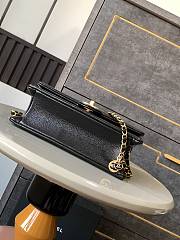 Chanel small Grained Shiny Calfskin & Gold-Tone Metal Flap Bag 22CM 2024120602 - 3