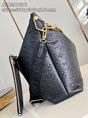 LV coussin hobo MM 38*33*10CM 2024122603 - 3