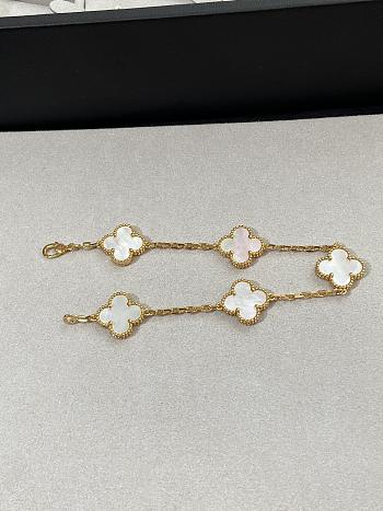 VCA bracelet 2025022301