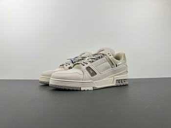 LV sneaker 2025022701