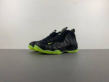 Nike Air Foamposite One Black Volt HF2902-001