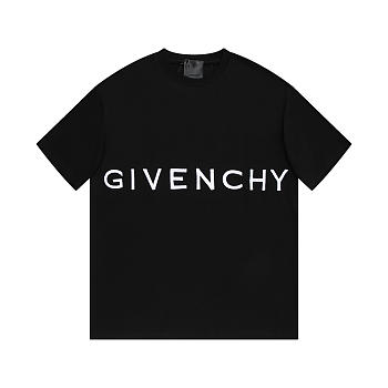 Givenchy T-shirt 2025031201