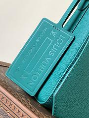 LV Takeoff Messenger  Aerogram 28*24*10CM - 3