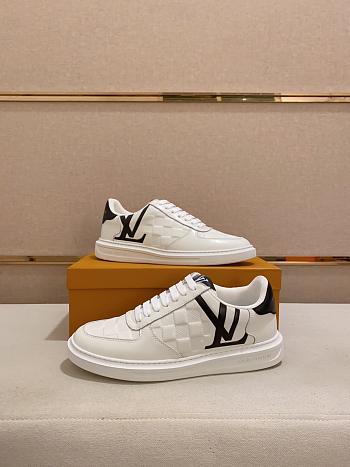 LV sneaker 2025032002