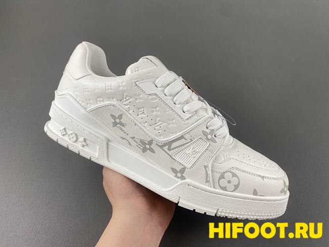 LV sneaker 2025032502 - 1