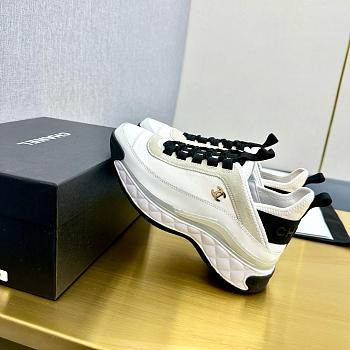 Chanel sneaker 2025041801
