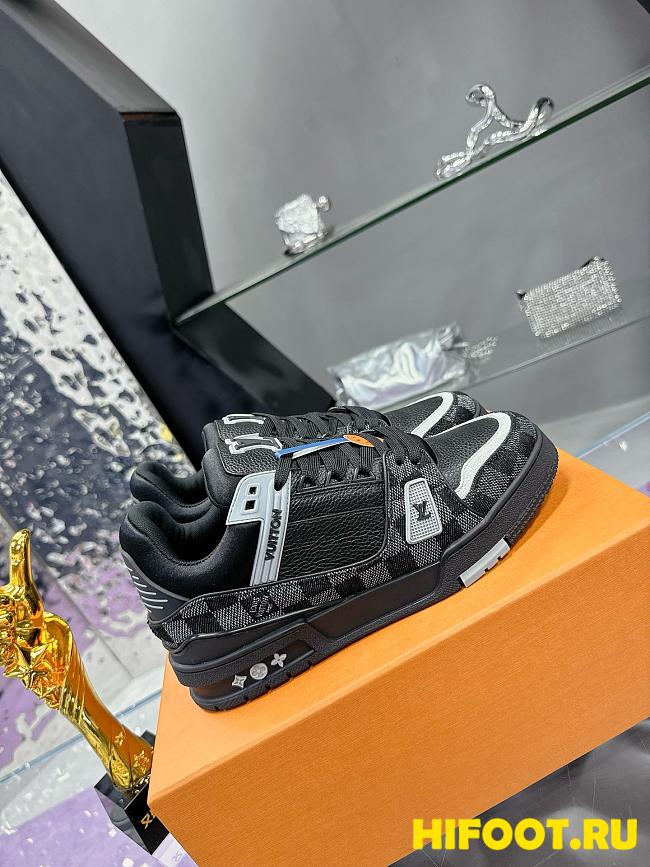 LV sneaker 2025041901 - 1