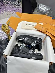 LV sneaker 2025041901 - 6