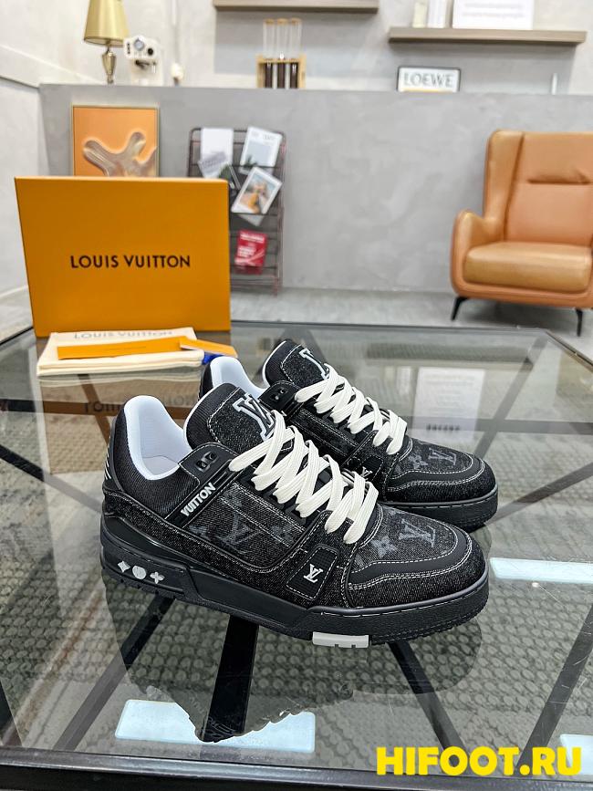 LV sneaker 2025041903 - 1