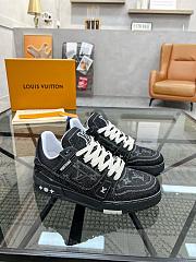 LV sneaker 2025041903 - 1