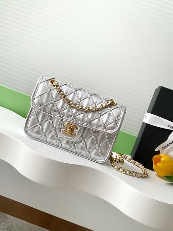Chanel CC 25C Flap Bag 19cm Silver Metalic Quilted Lambskin 13x19x5.5cm