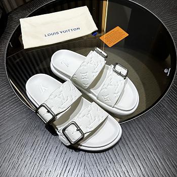 LV Venice Mule white 2025070401