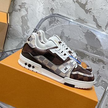 LV sneaker 2025072201